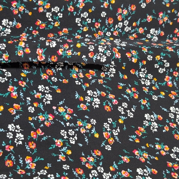 LC Lauren Conrad Pleat Neck Blouse Size Medium - Picture 5 of 7